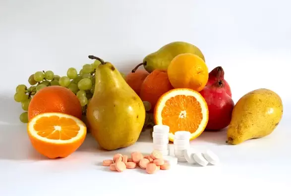 витамины во фруктах и ​​таблетках для потенции